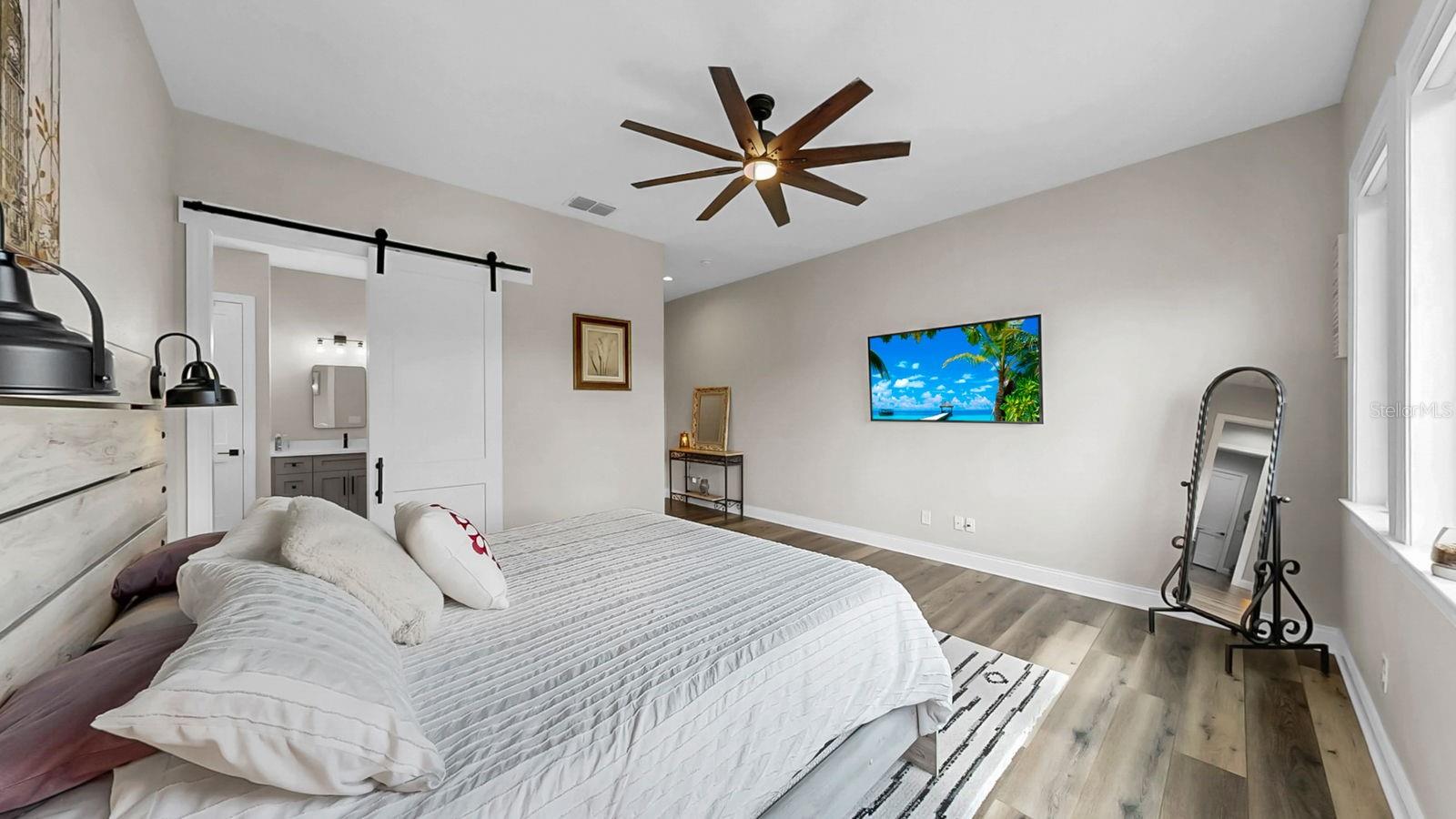 1406 ALHAMBRA DR