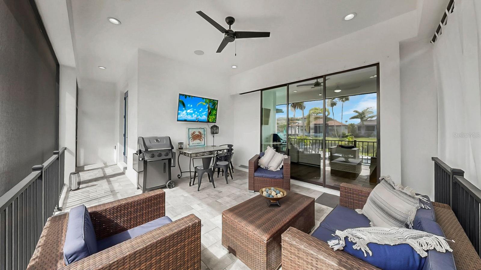 1406 ALHAMBRA DR