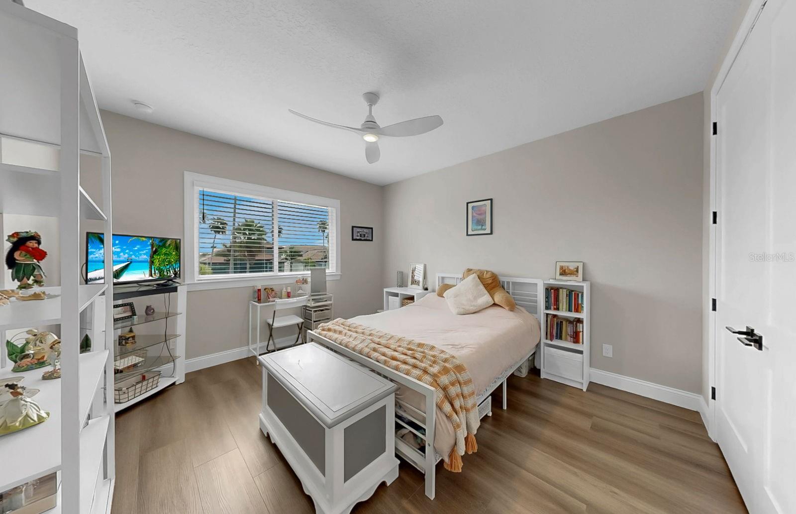1406 ALHAMBRA DR