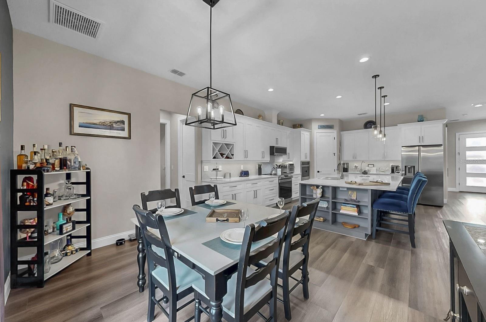 1406 ALHAMBRA DR