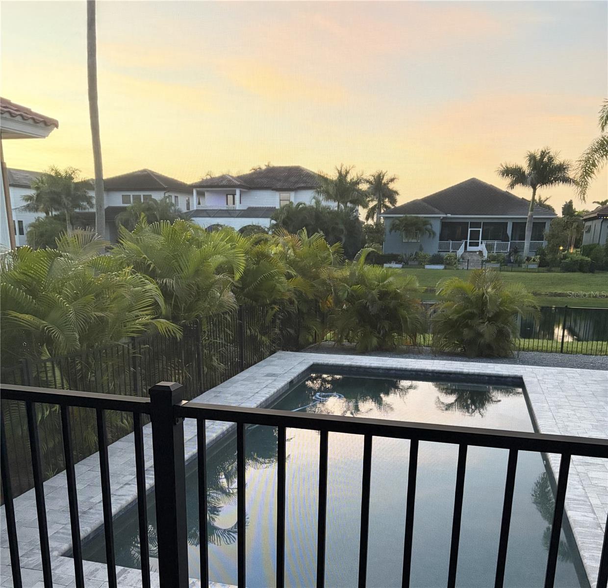 1406 ALHAMBRA DR
