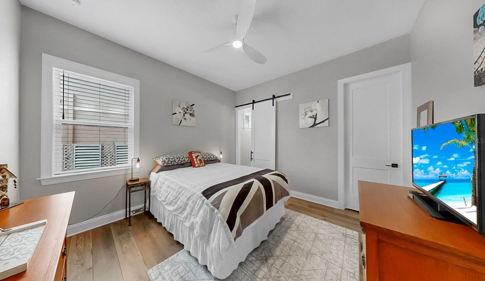 1406 ALHAMBRA DR