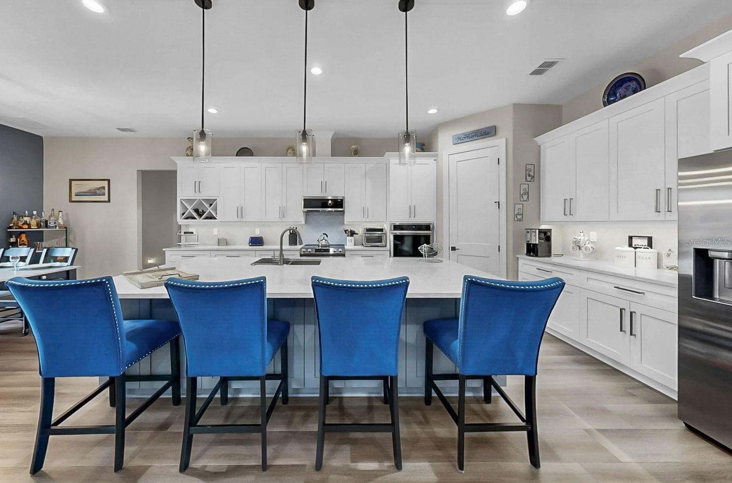 1406 ALHAMBRA DR