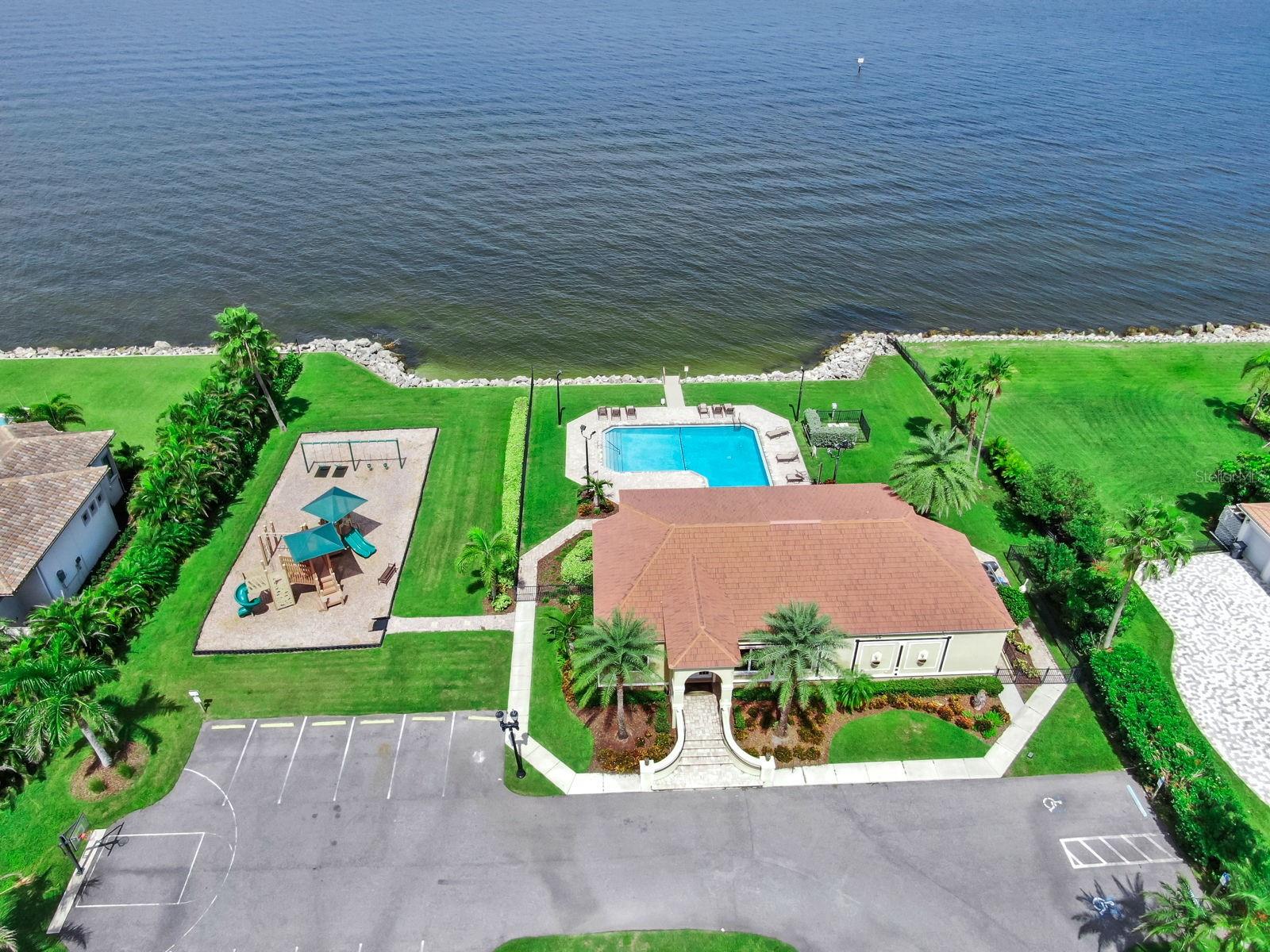1406 ALHAMBRA DR