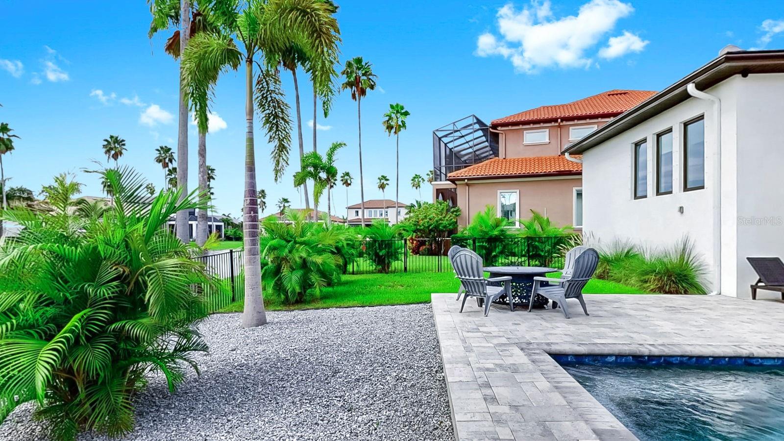1406 ALHAMBRA DR