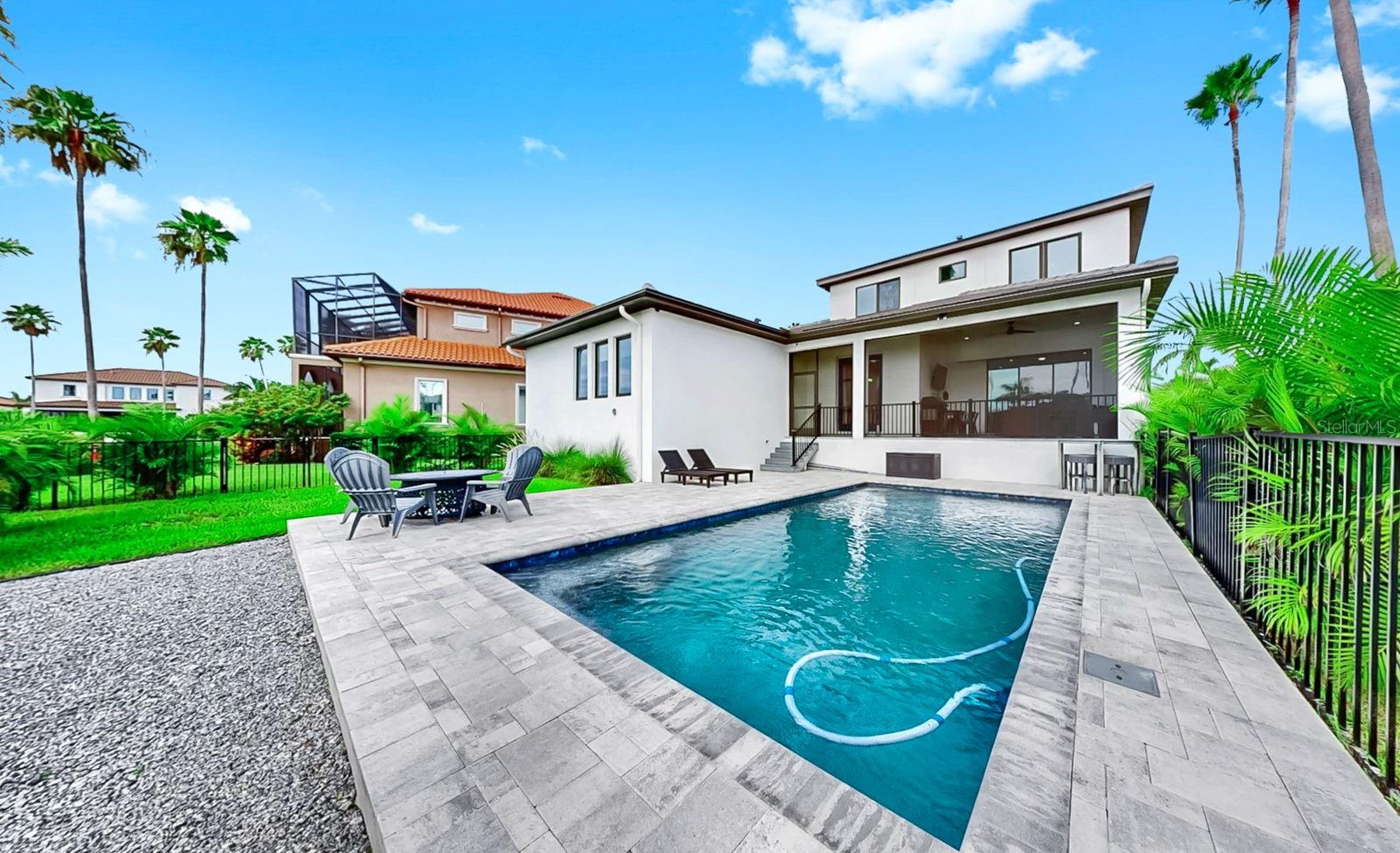 1406 ALHAMBRA DR