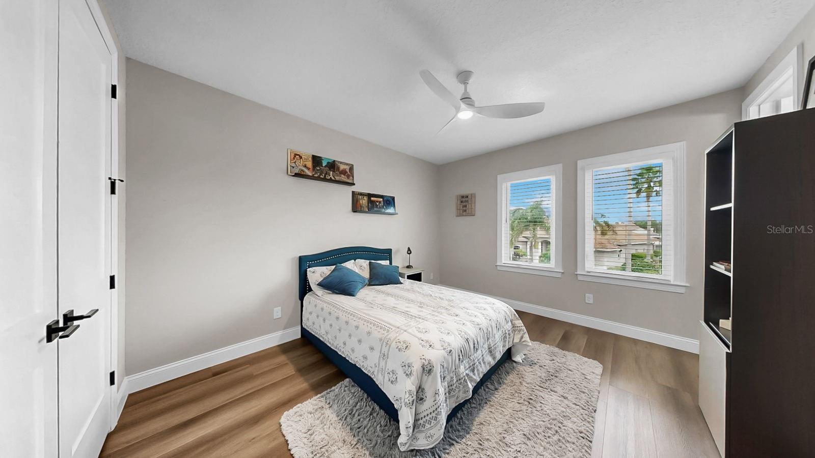 1406 ALHAMBRA DR