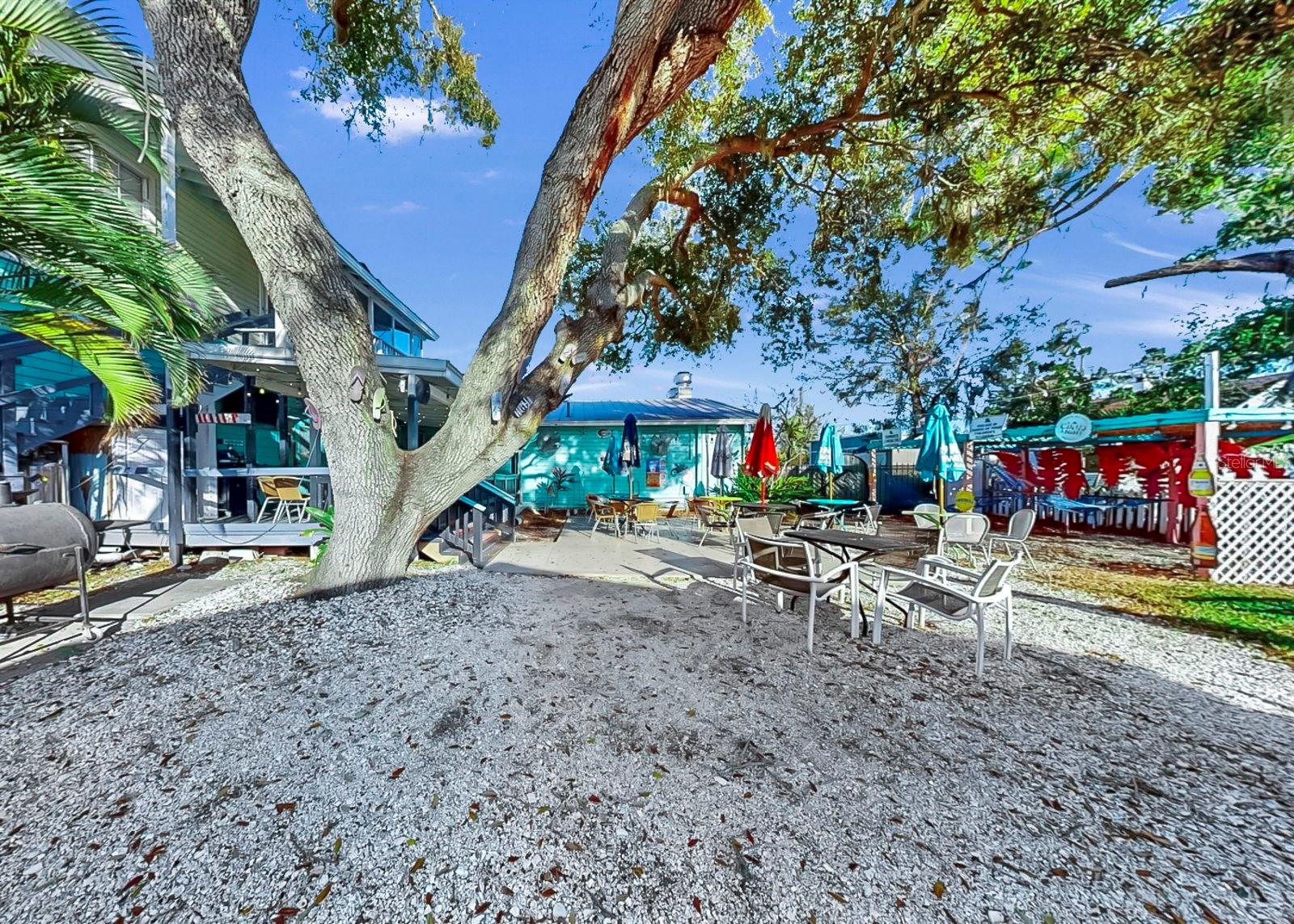 102 W SHELL POINT RD