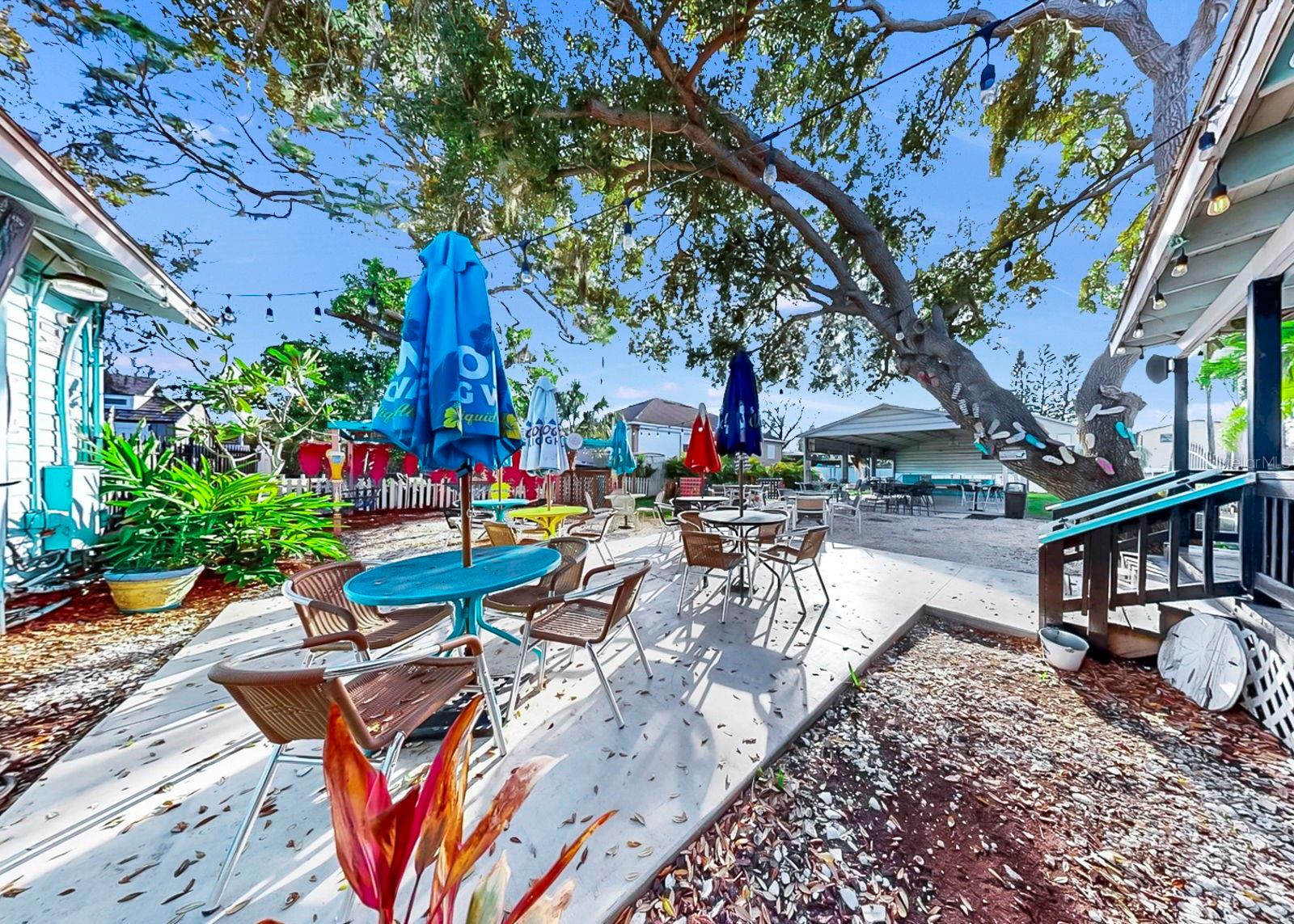 102 W SHELL POINT RD