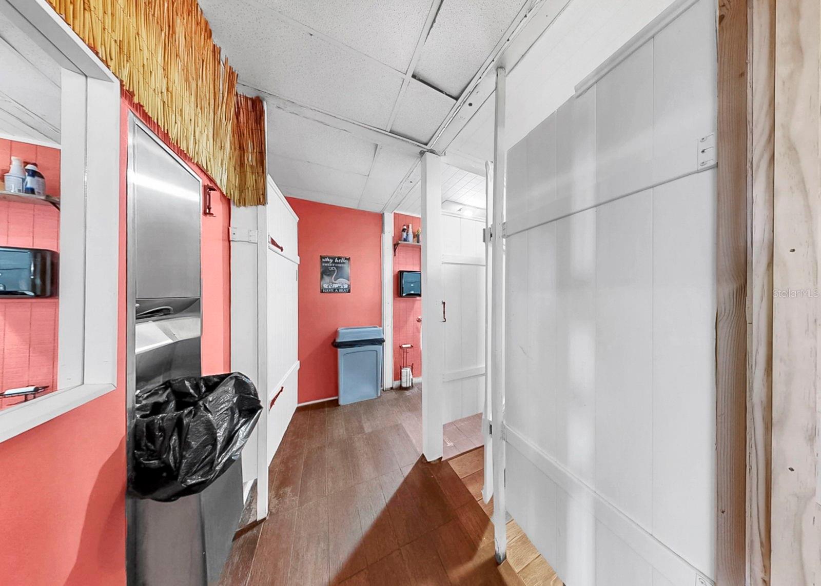 102 W SHELL POINT RD