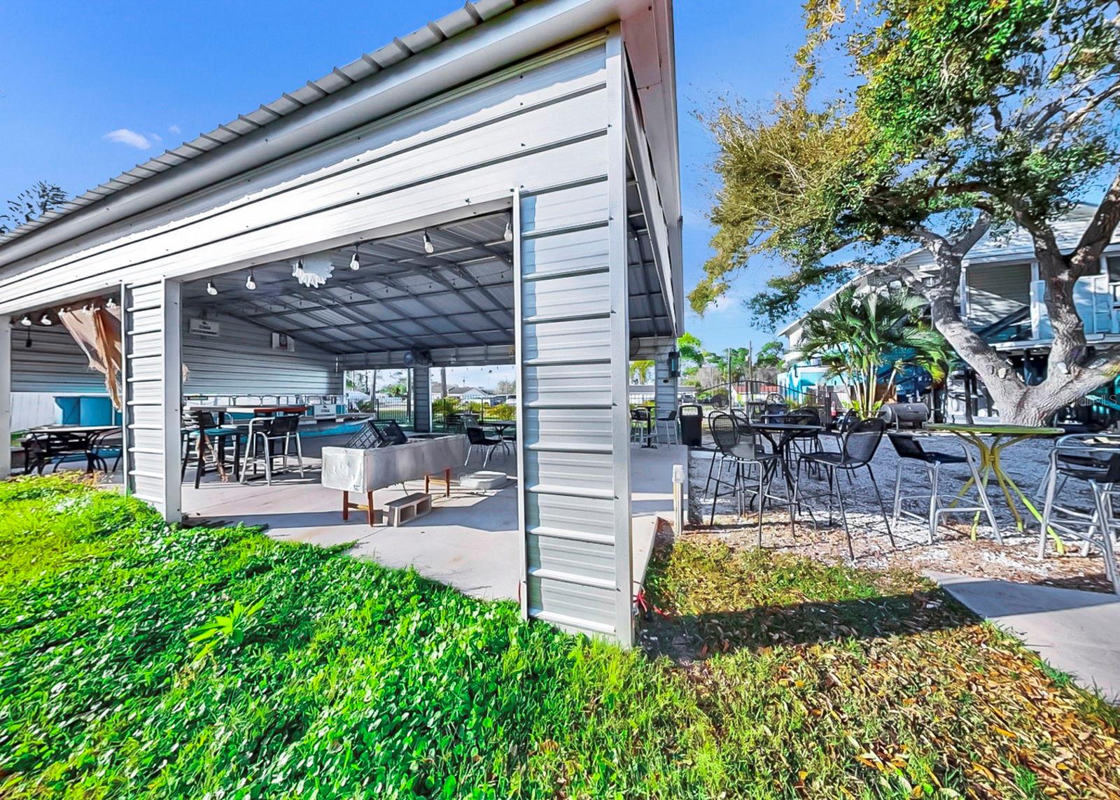 102 W SHELL POINT RD