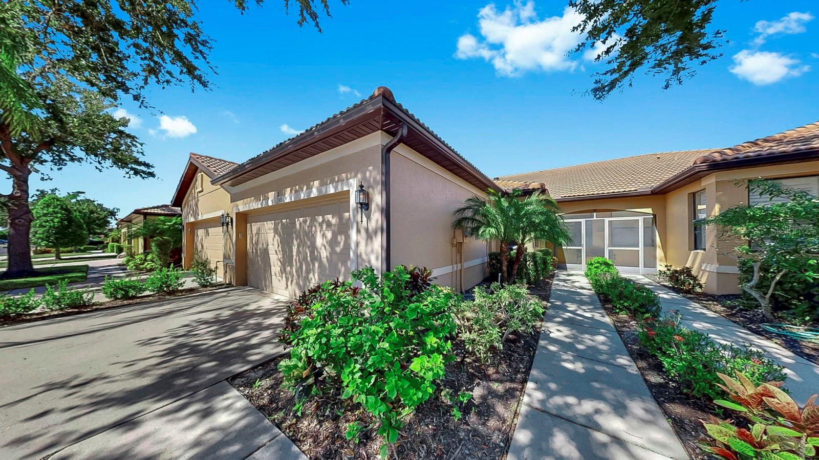 313 SENECA FALLS DR