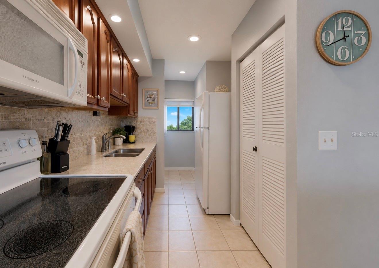 810 BAHIA DEL SOL DR #16