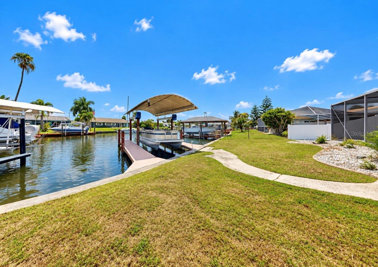 6315 WISTERIA LN