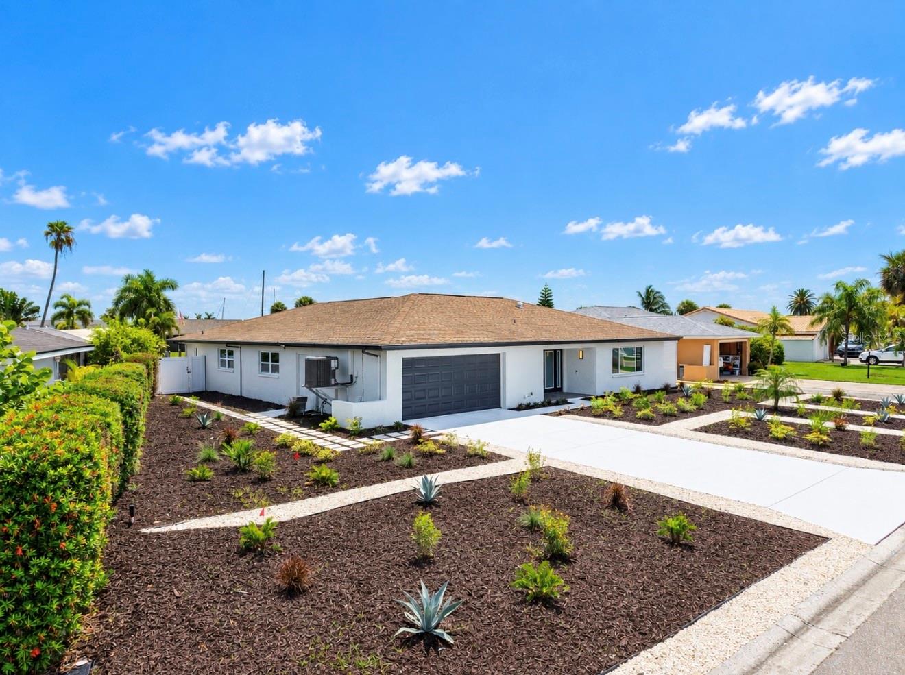 6315 WISTERIA LN