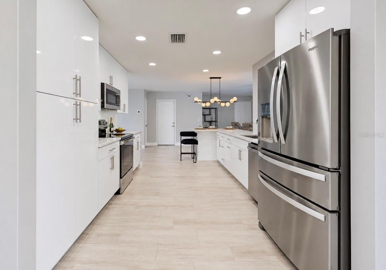 6315 WISTERIA LN