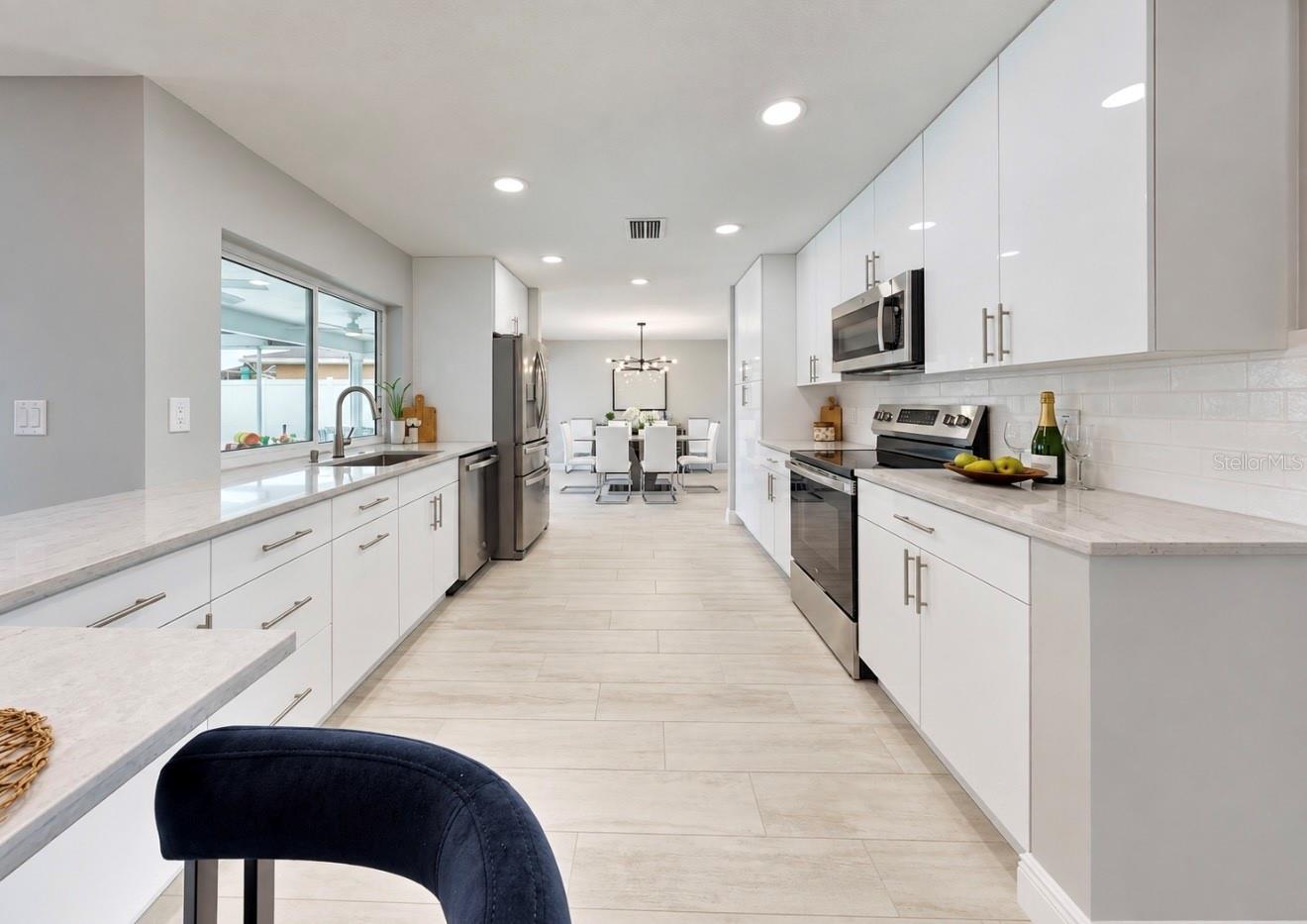 6315 WISTERIA LN
