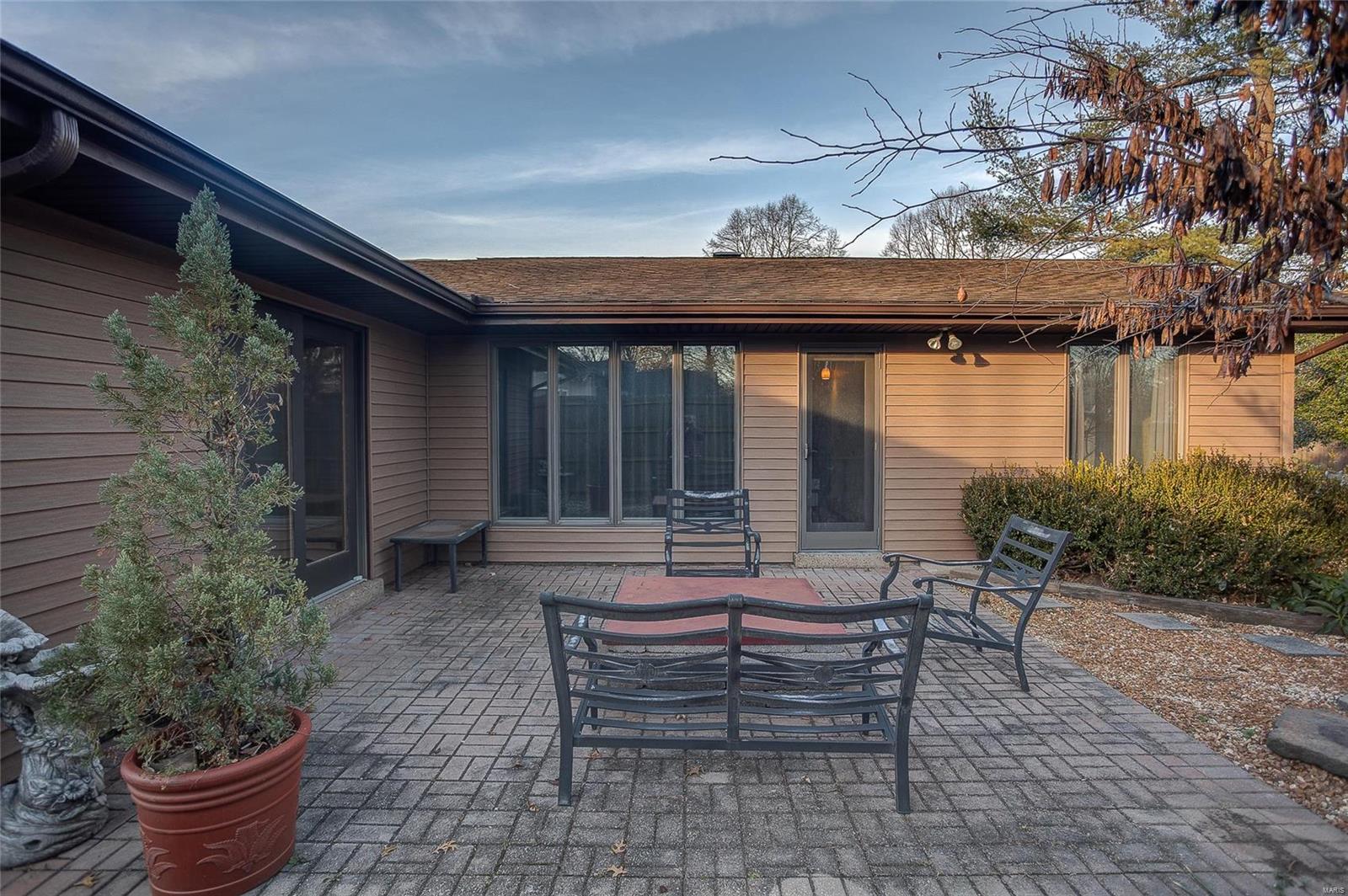 1808 Kinsella Avenue