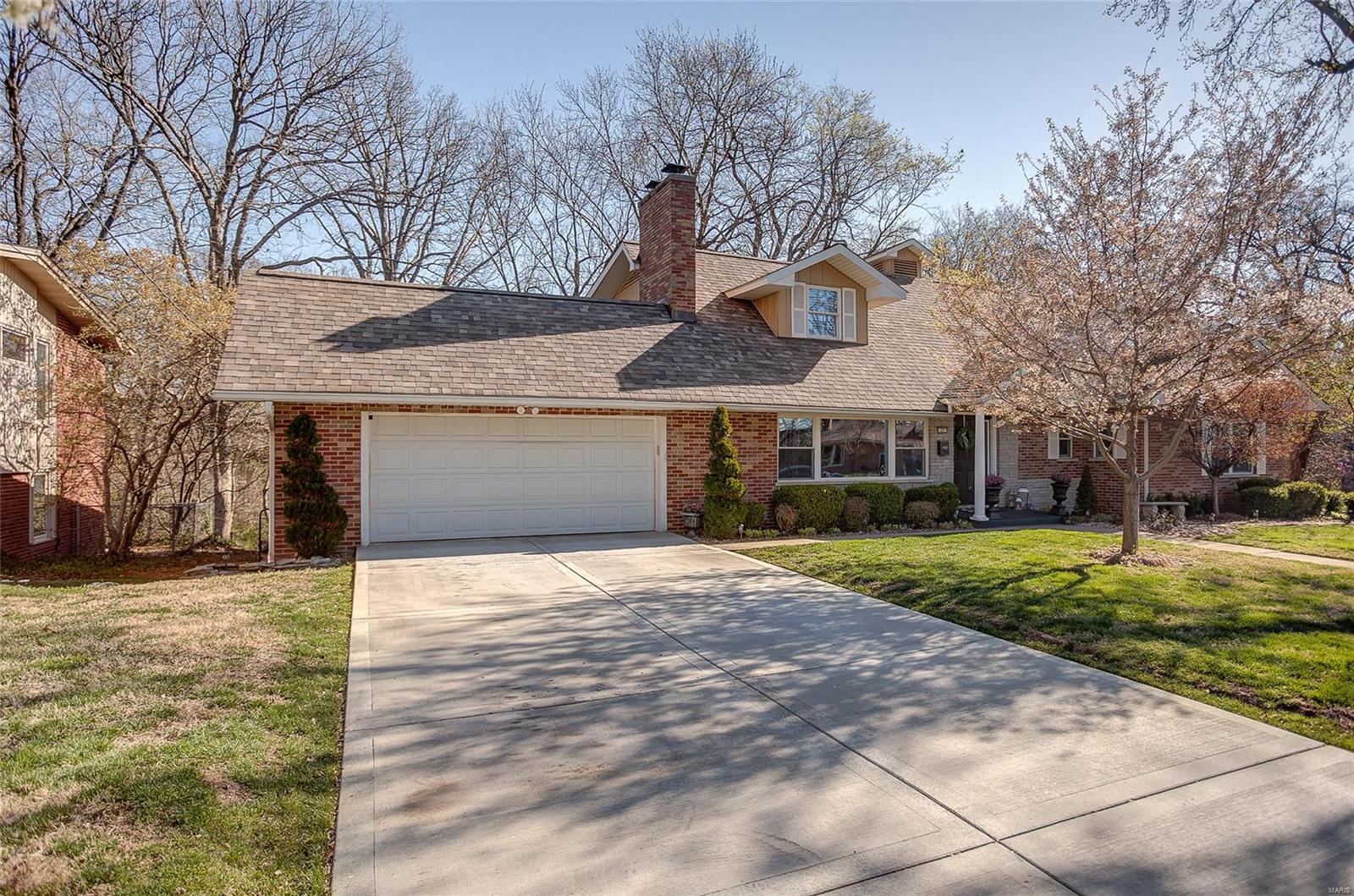 27 Oak Knoll Place