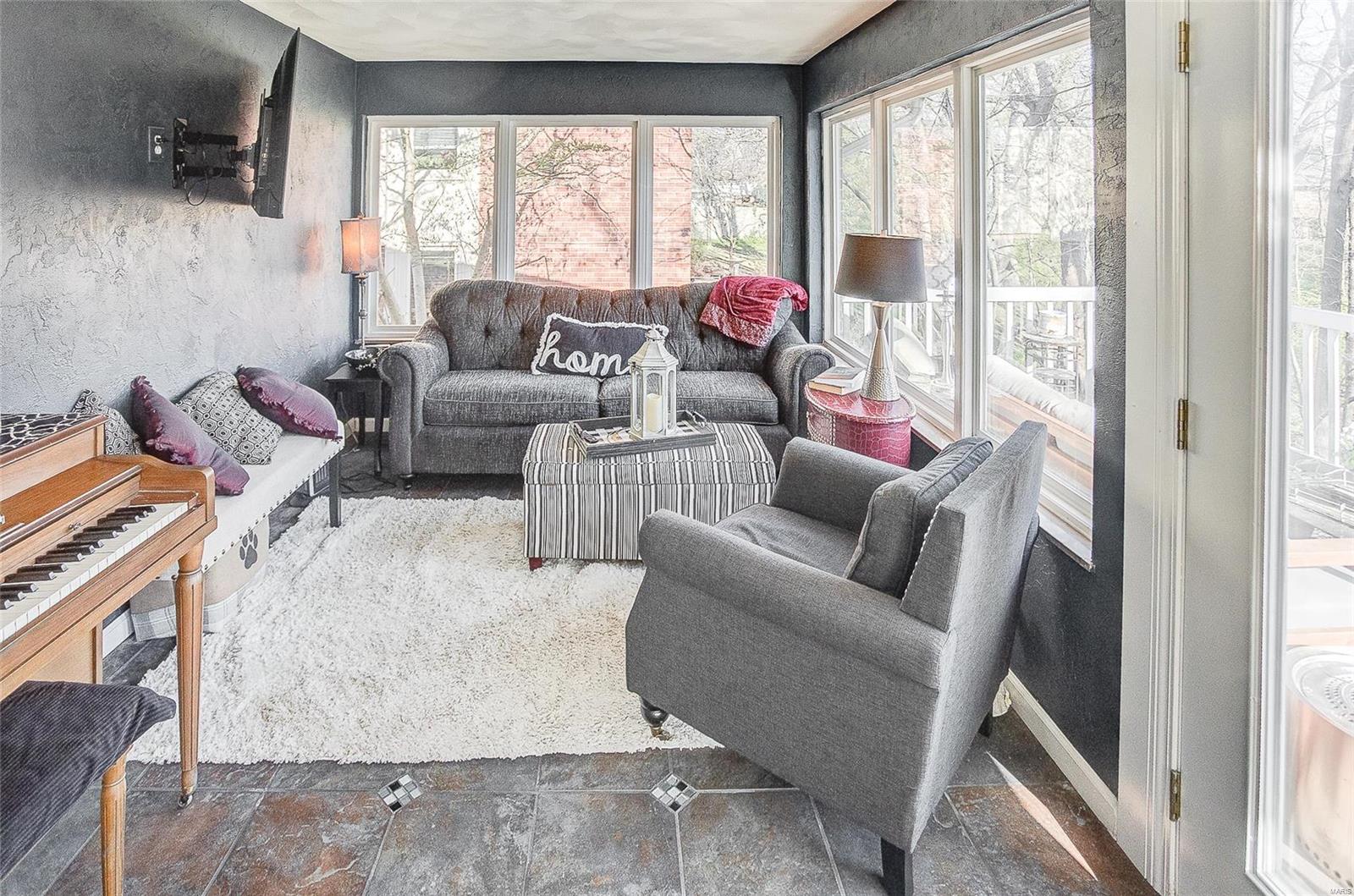 27 Oak Knoll Place