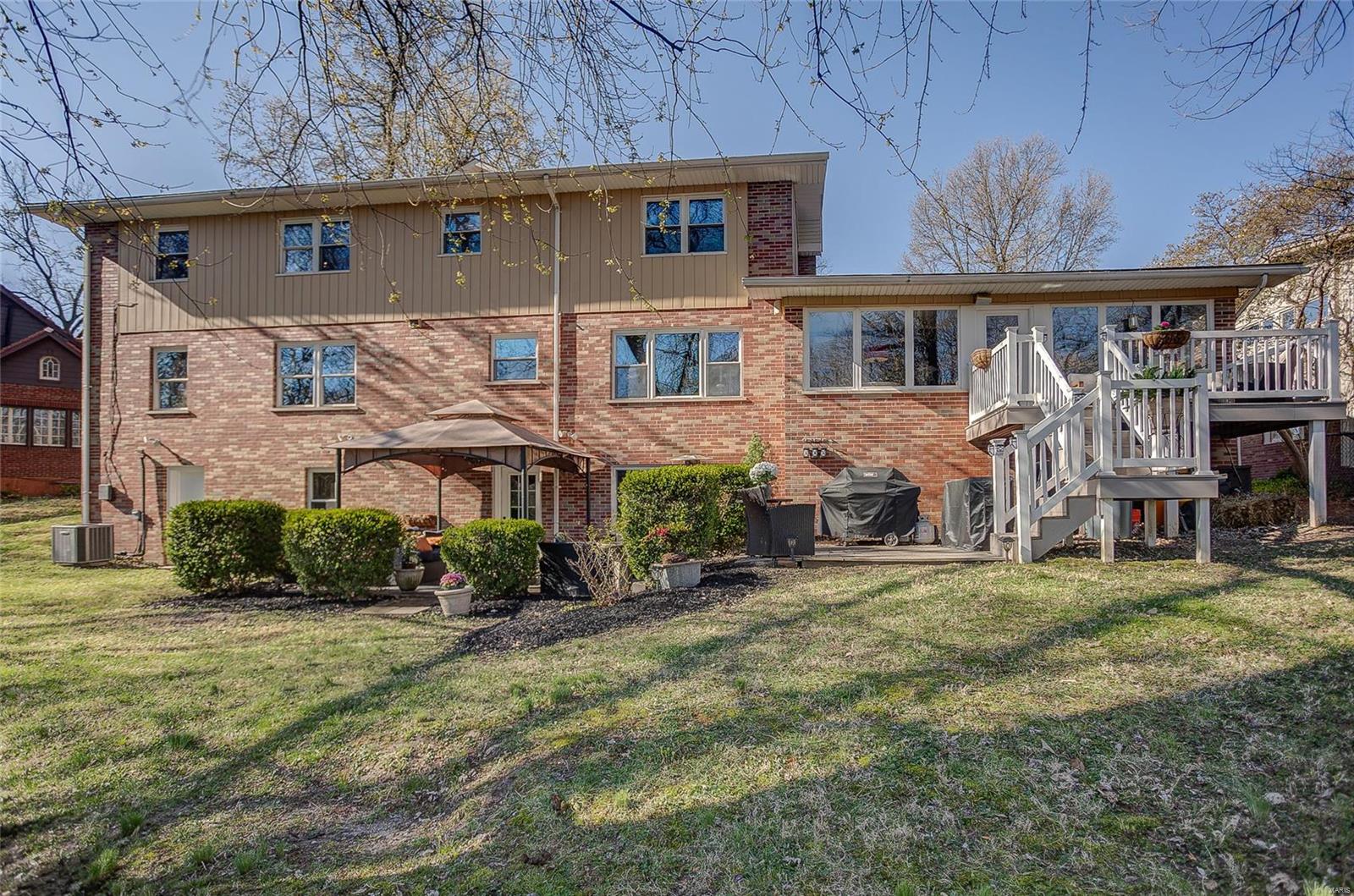 27 Oak Knoll Place