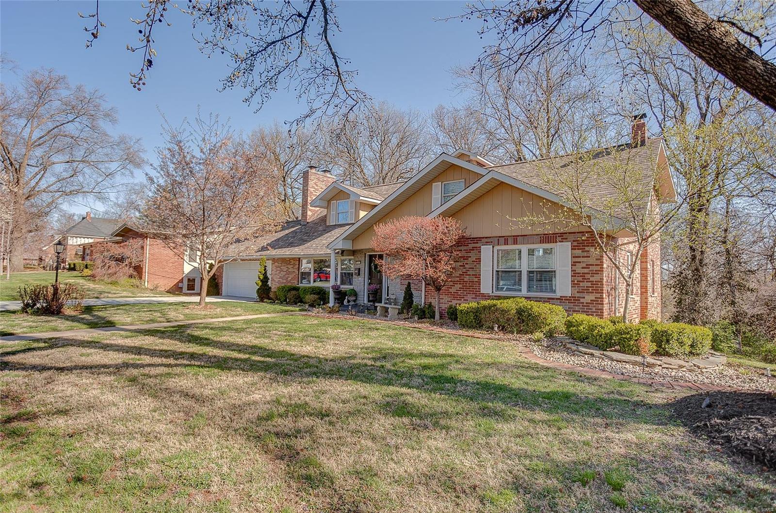 27 Oak Knoll Place