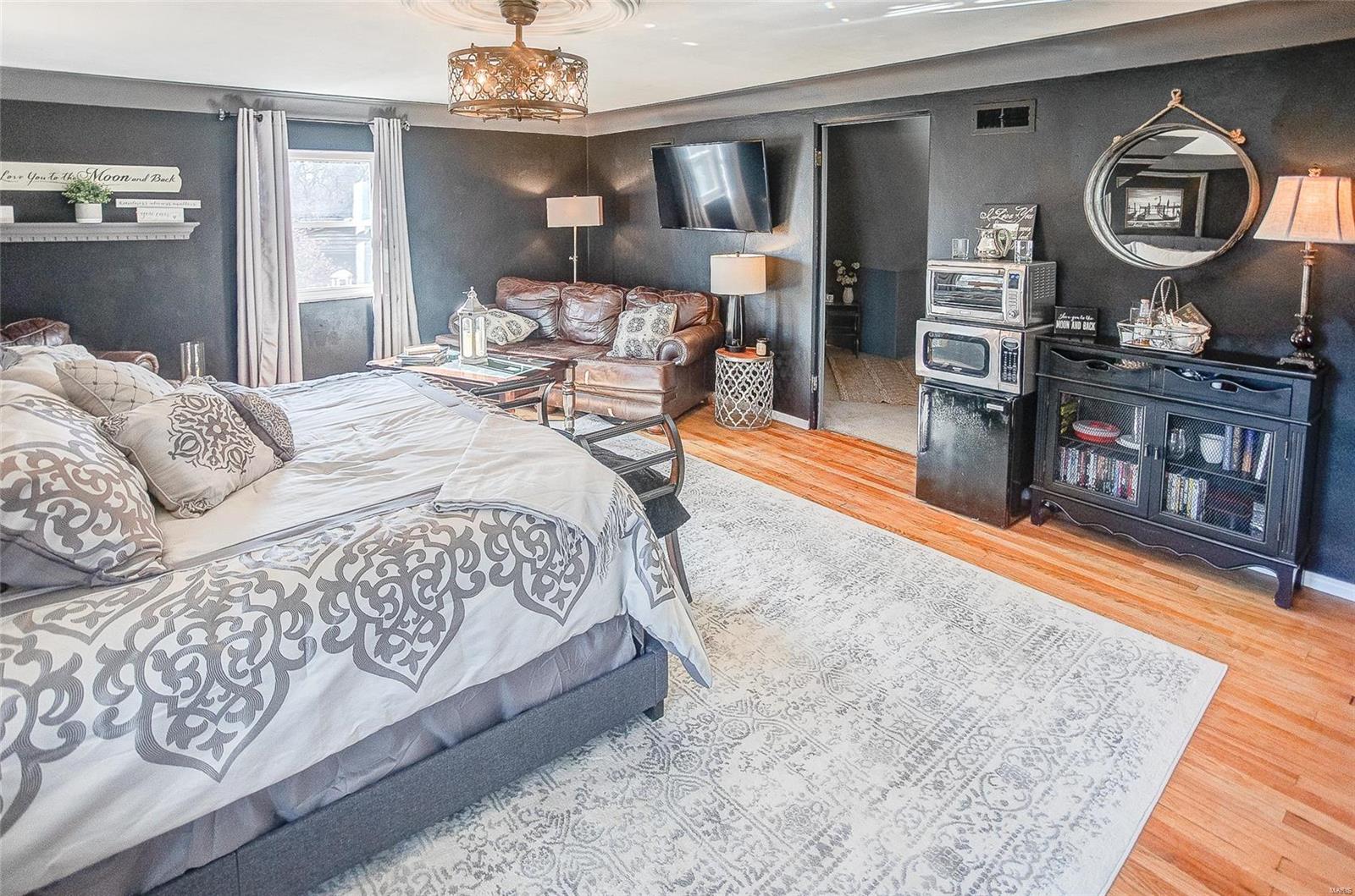27 Oak Knoll Place