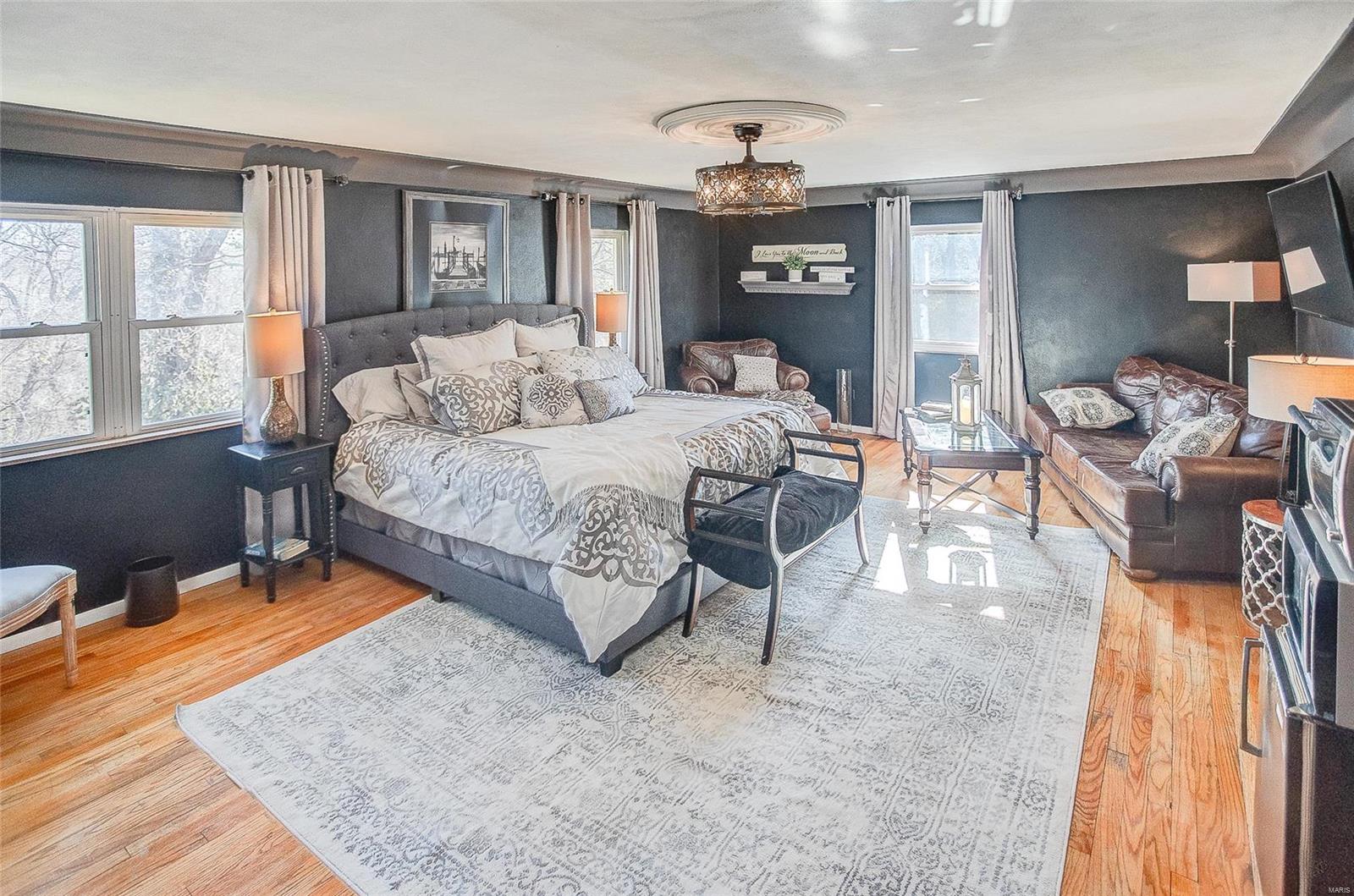 27 Oak Knoll Place