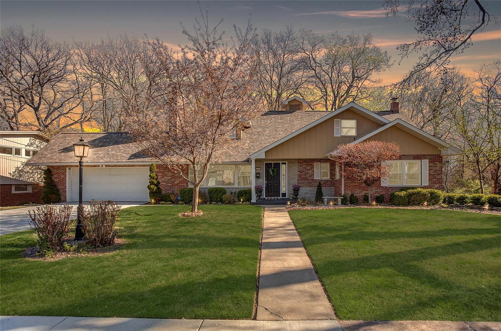 27 Oak Knoll Place