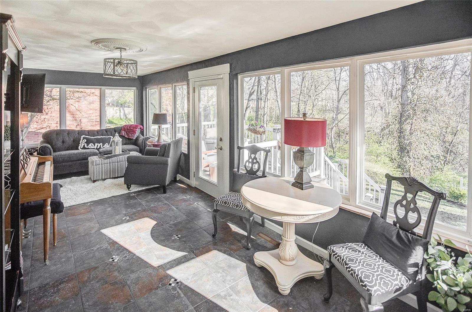27 Oak Knoll Place