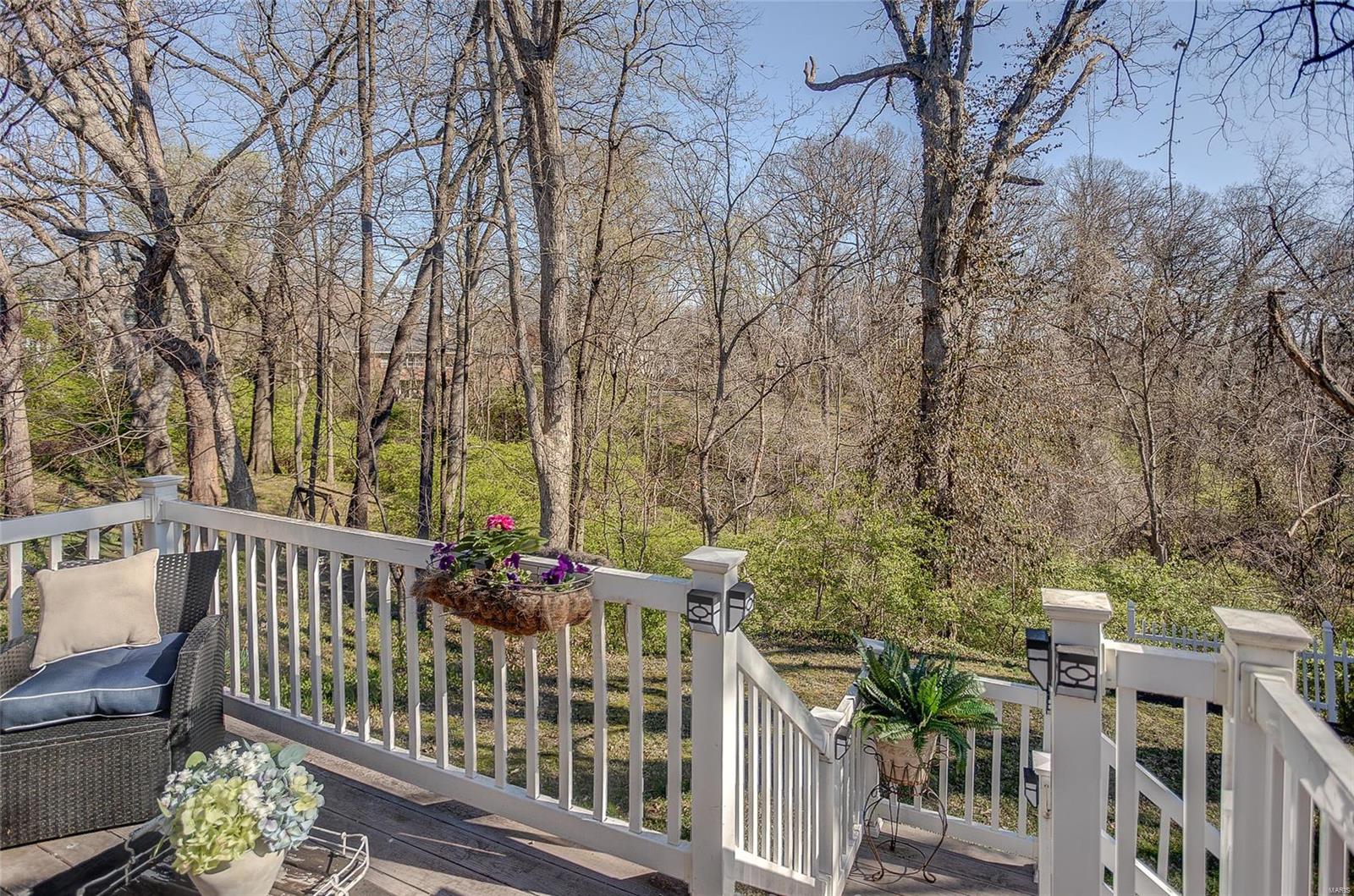 27 Oak Knoll Place
