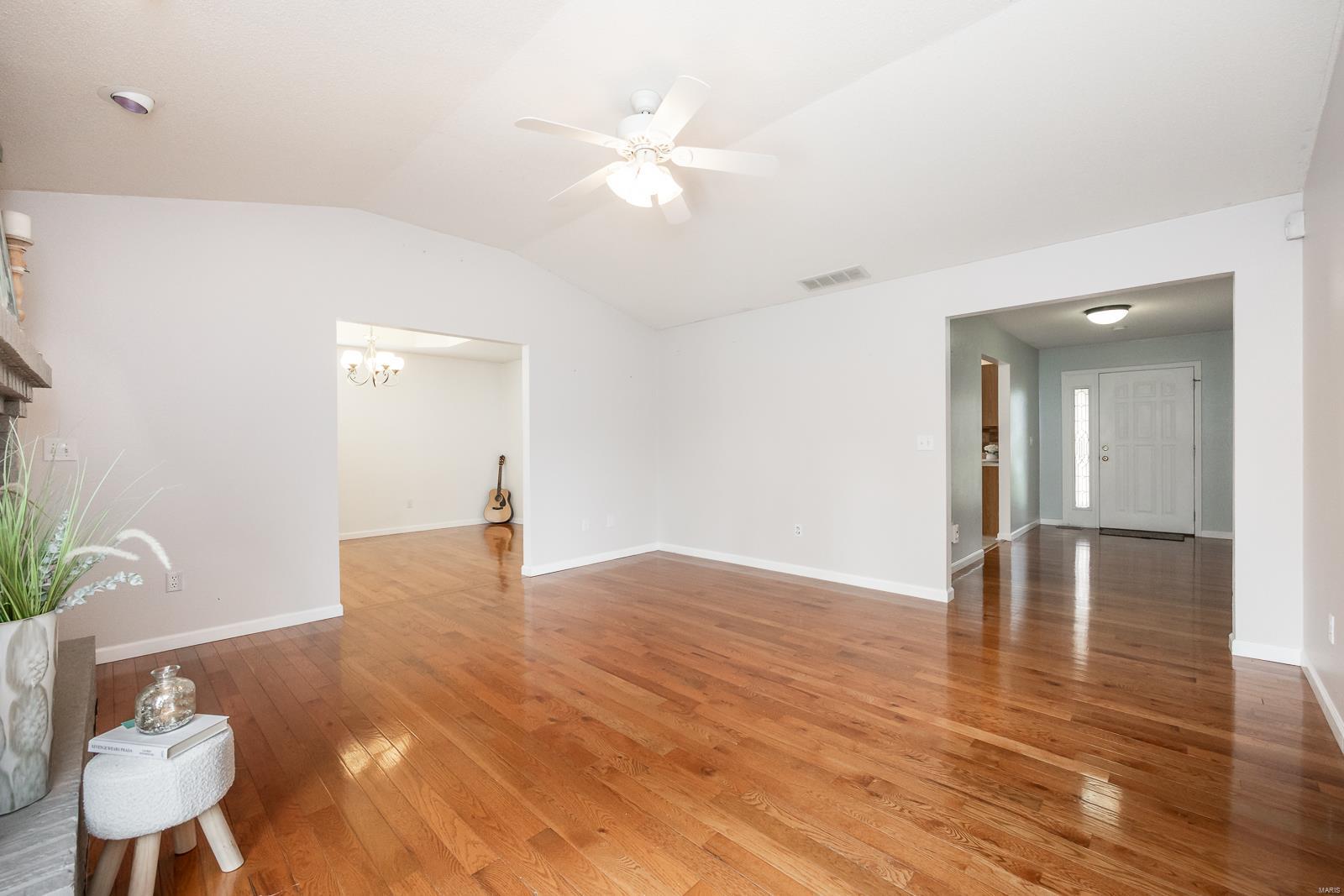 916 Mayfair Dr.