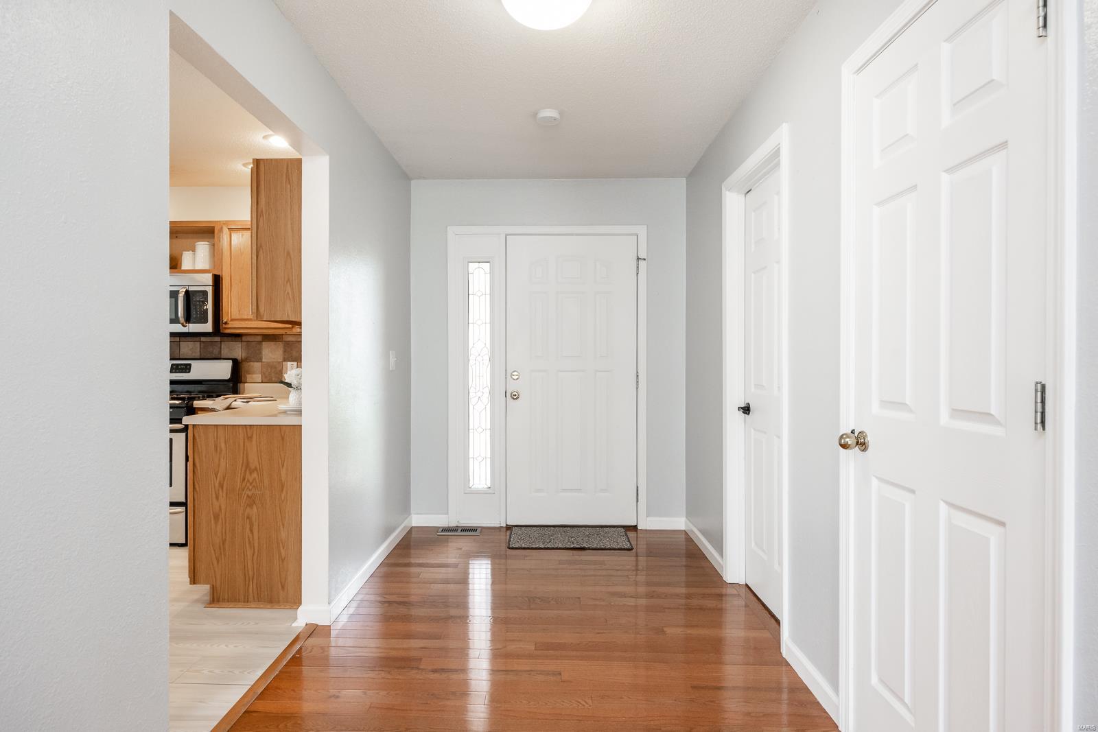 916 Mayfair Dr.
