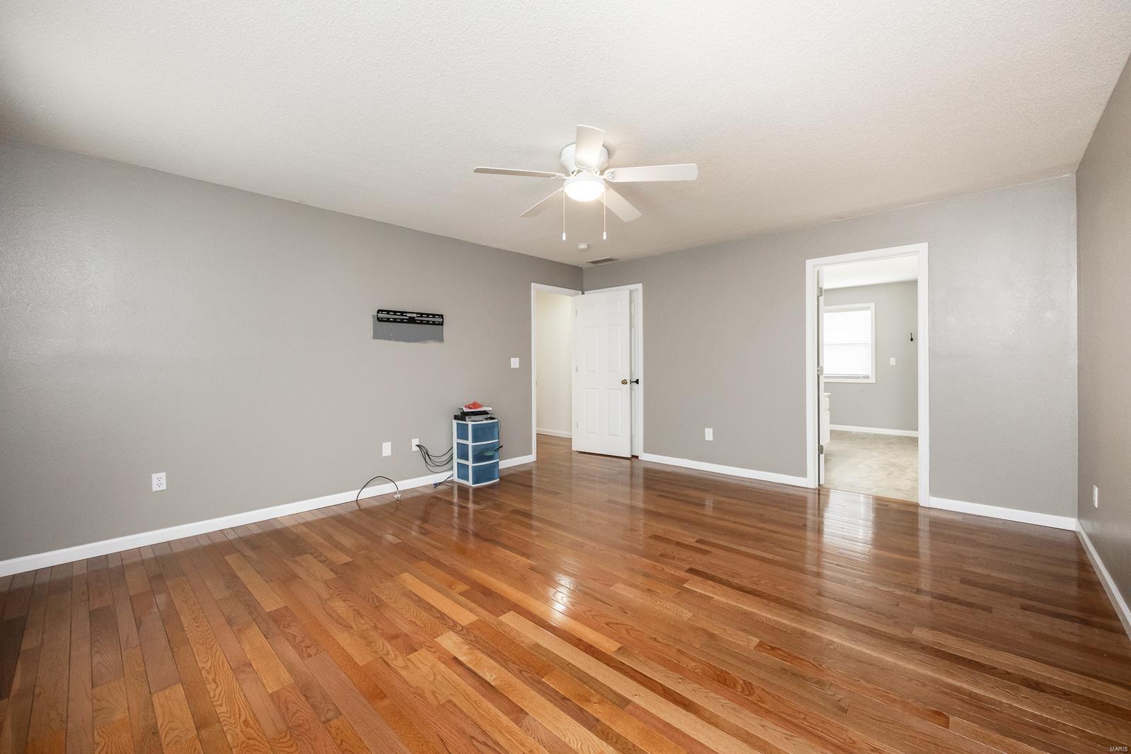 916 Mayfair Dr.