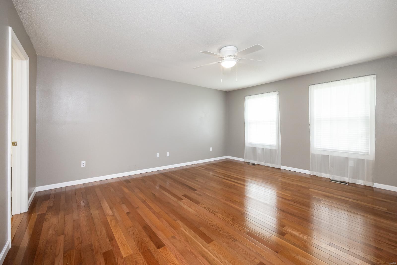 916 Mayfair Dr.
