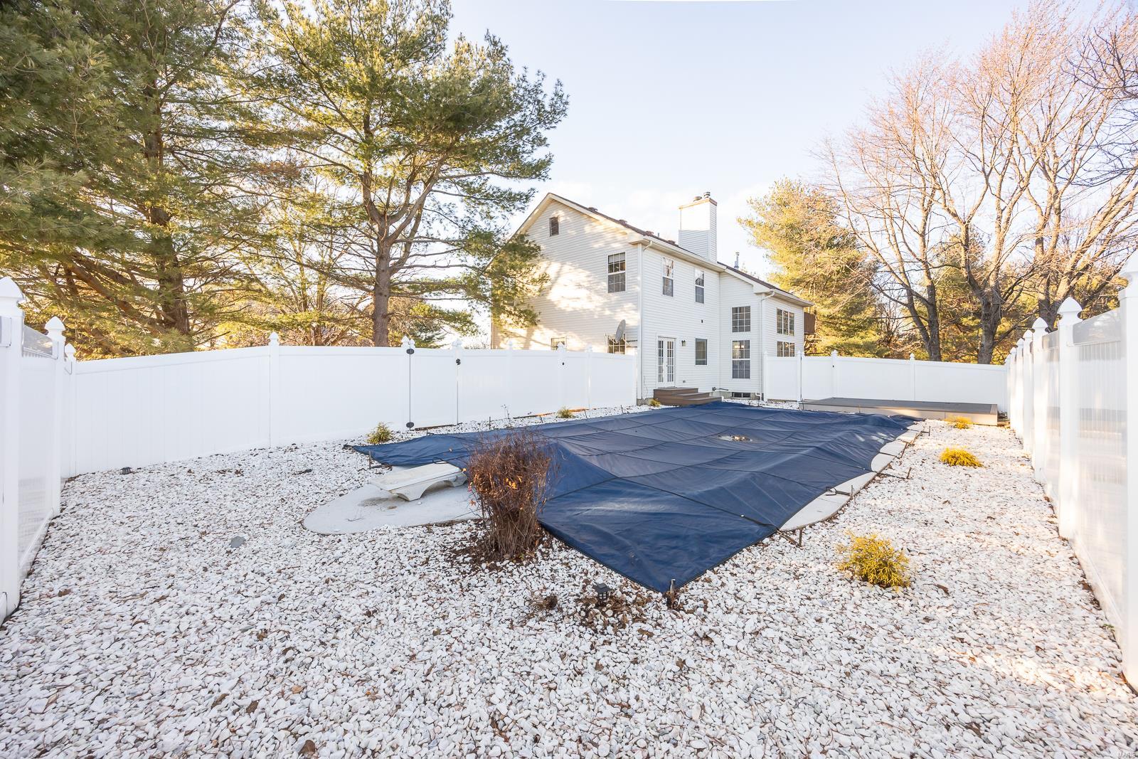 16 Pinewood Lane