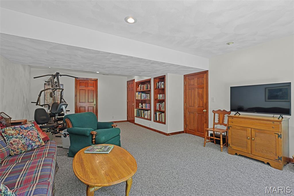2204 Little Round Top Drive
