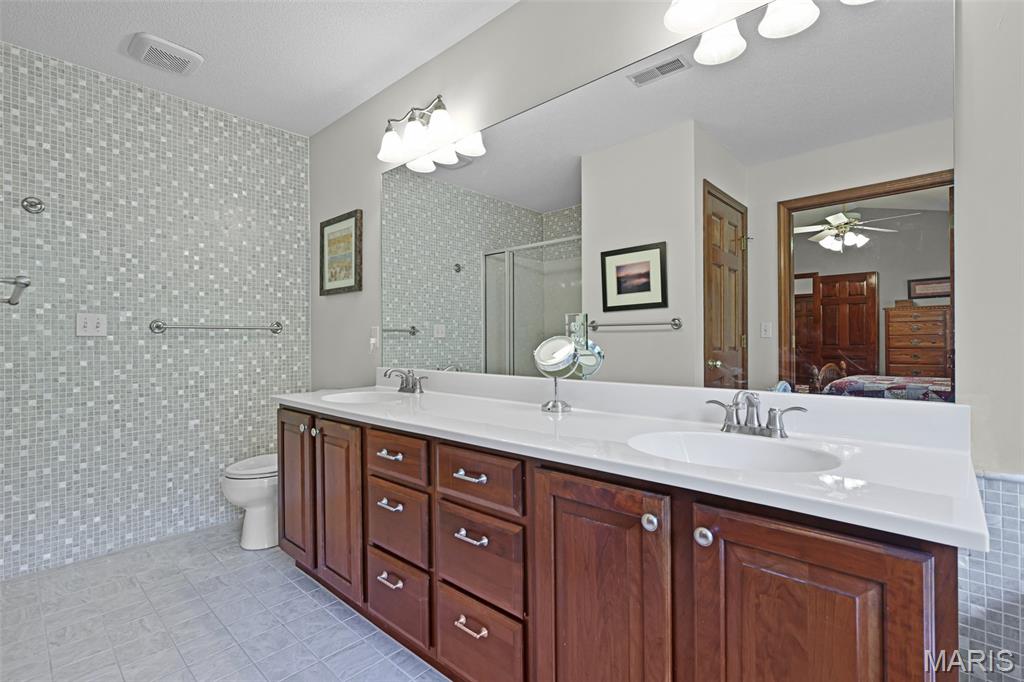 2204 Little Round Top Drive