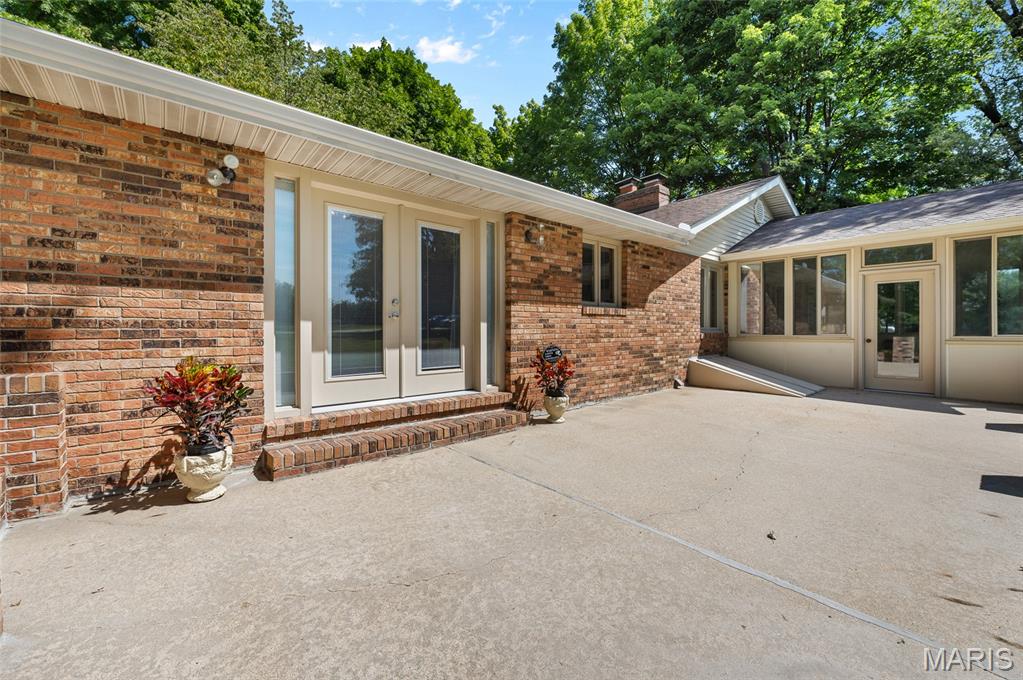 906 Glen Crossing Road