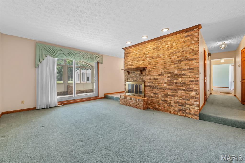 906 Glen Crossing Road