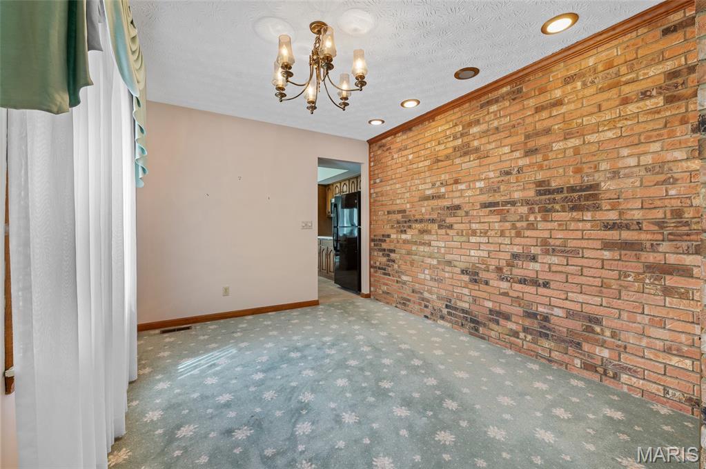 906 Glen Crossing Road