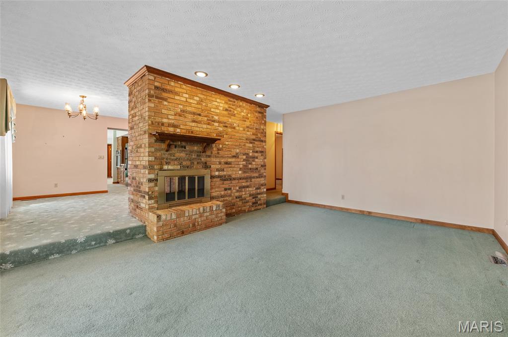 906 Glen Crossing Road