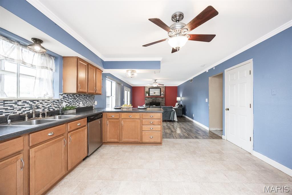 2224 Cotswold Circle