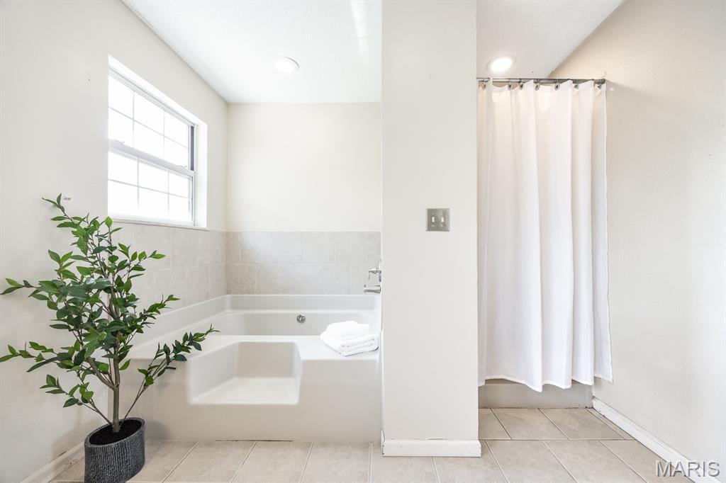 2224 Cotswold Circle
