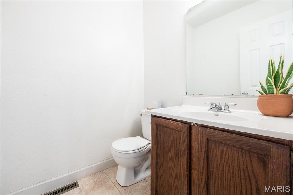2224 Cotswold Circle
