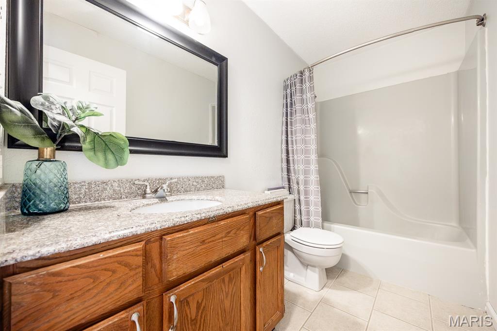 2224 Cotswold Circle