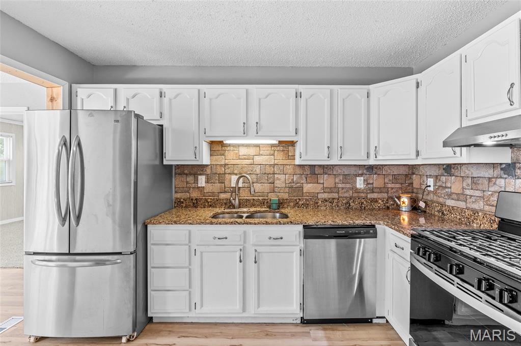 229 Chouteau Point