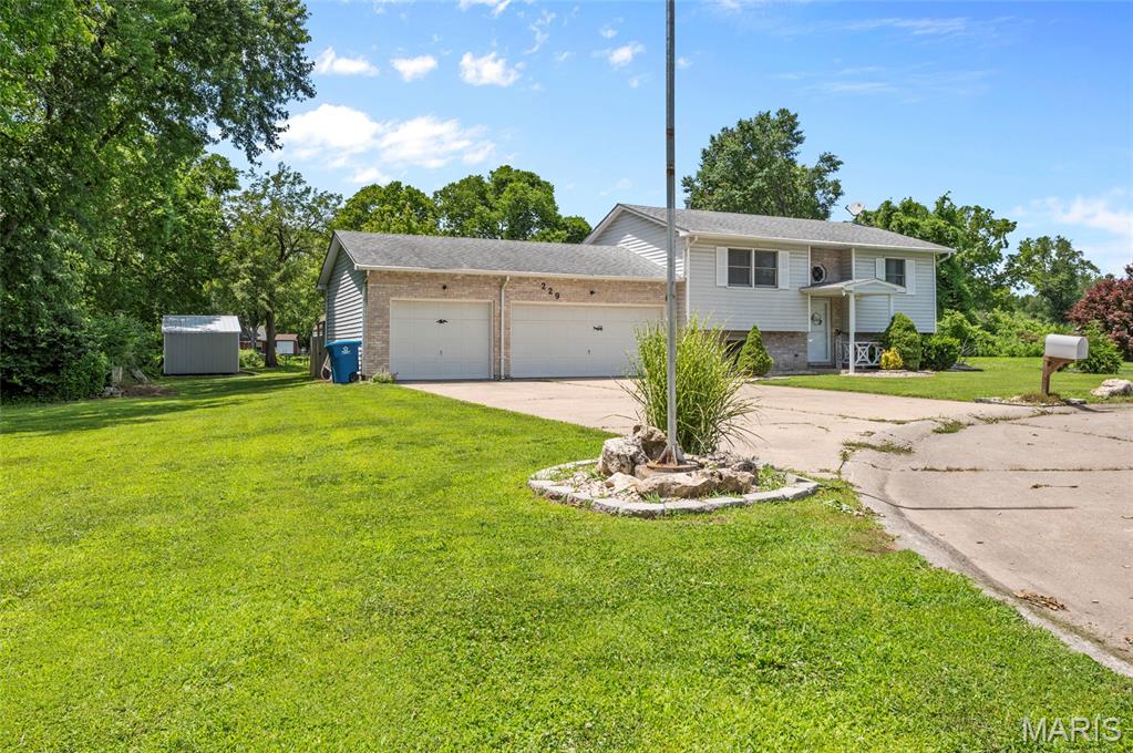 229 Chouteau Point