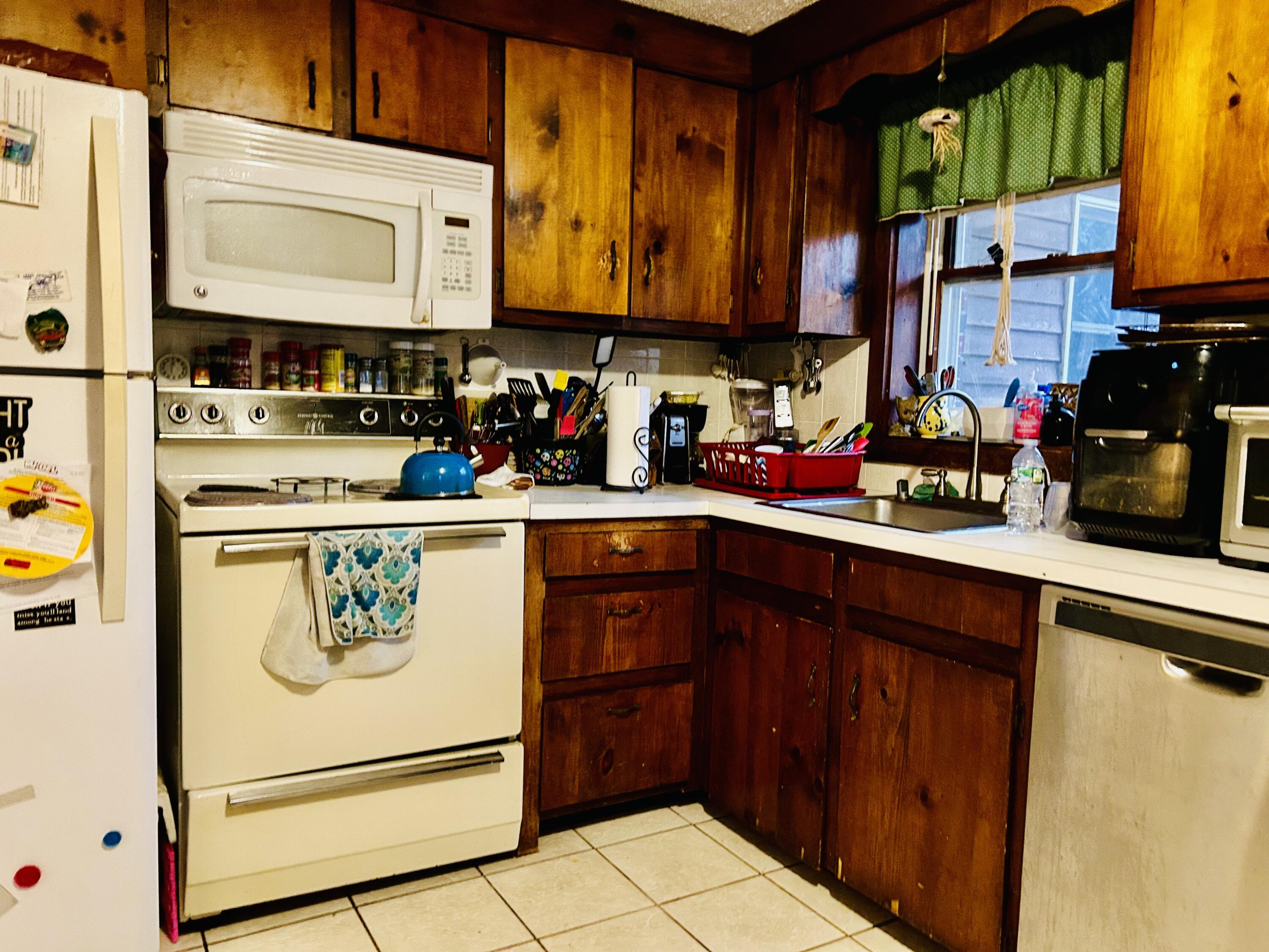 1074 Hallowell Litchfield Road