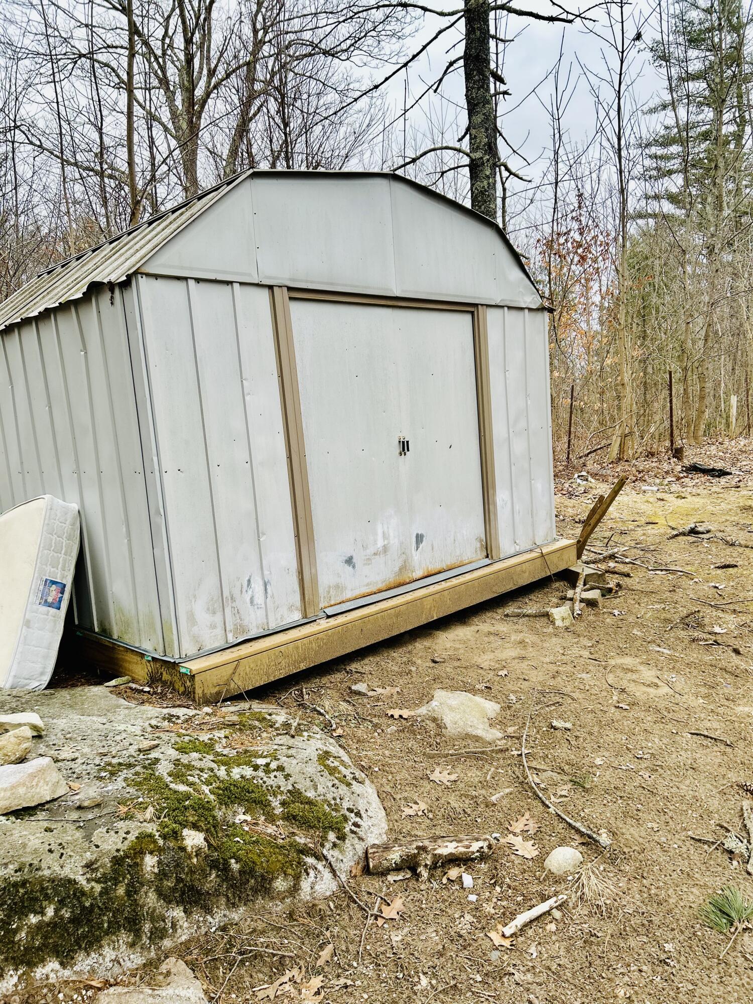 1074 Hallowell Litchfield Road